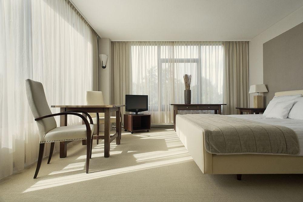 Hampshire Hotel - Newport Huizen Esterno foto