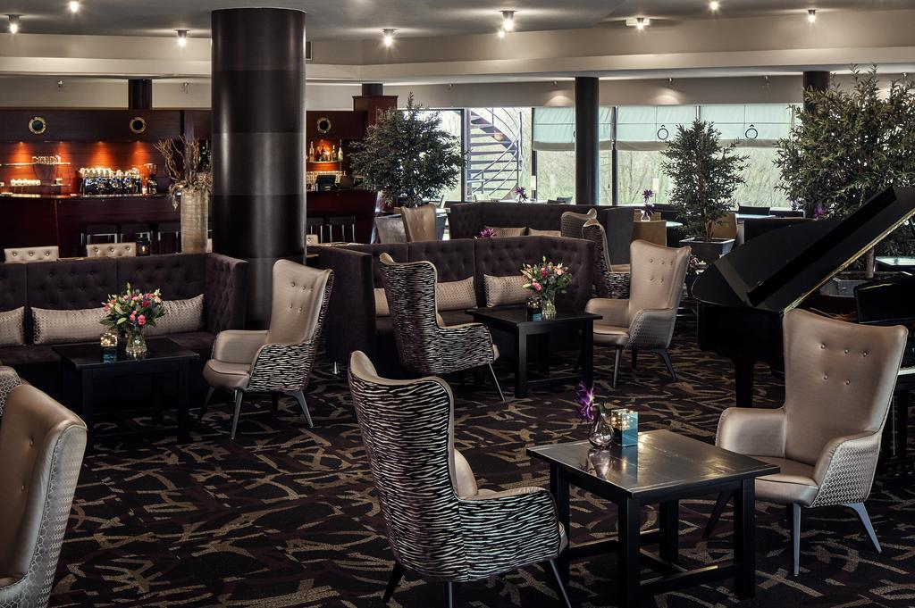 Hampshire Hotel - Newport Huizen Esterno foto