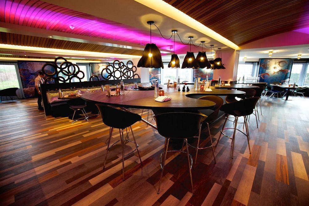 Hampshire Hotel - Newport Huizen Esterno foto