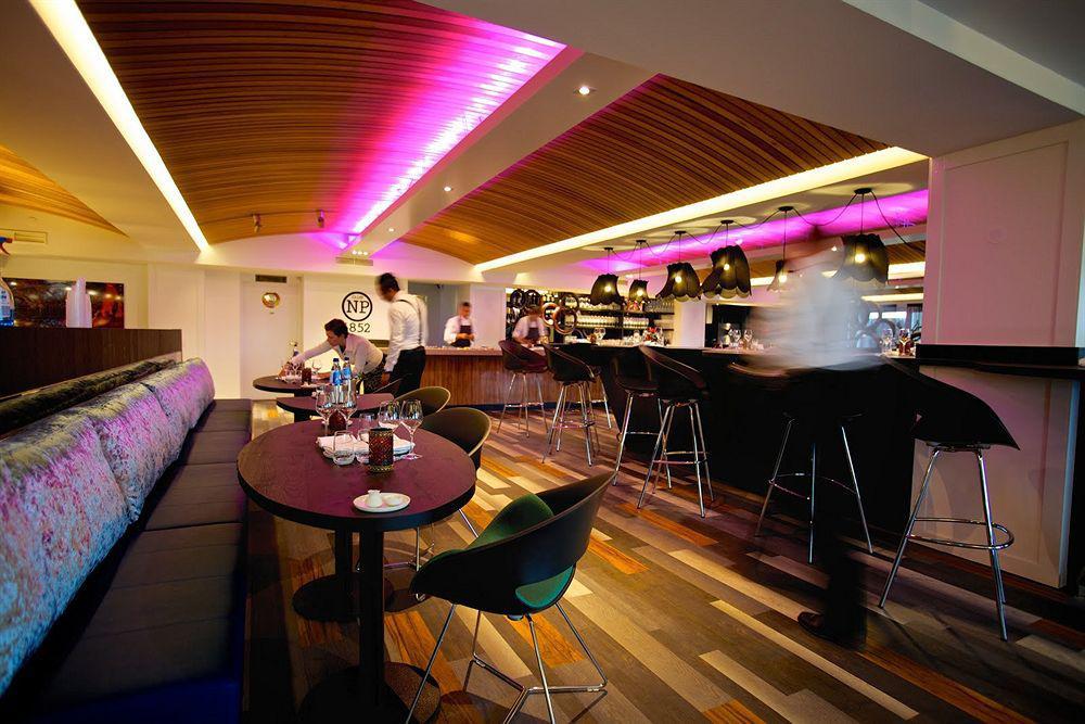 Hampshire Hotel - Newport Huizen Esterno foto